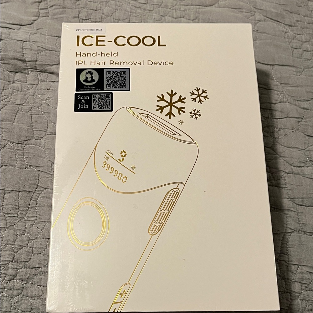 HAIR REMOVAL DEVICE ICE-COOL Hand-held IPL Hair Removal Device - White & Gold